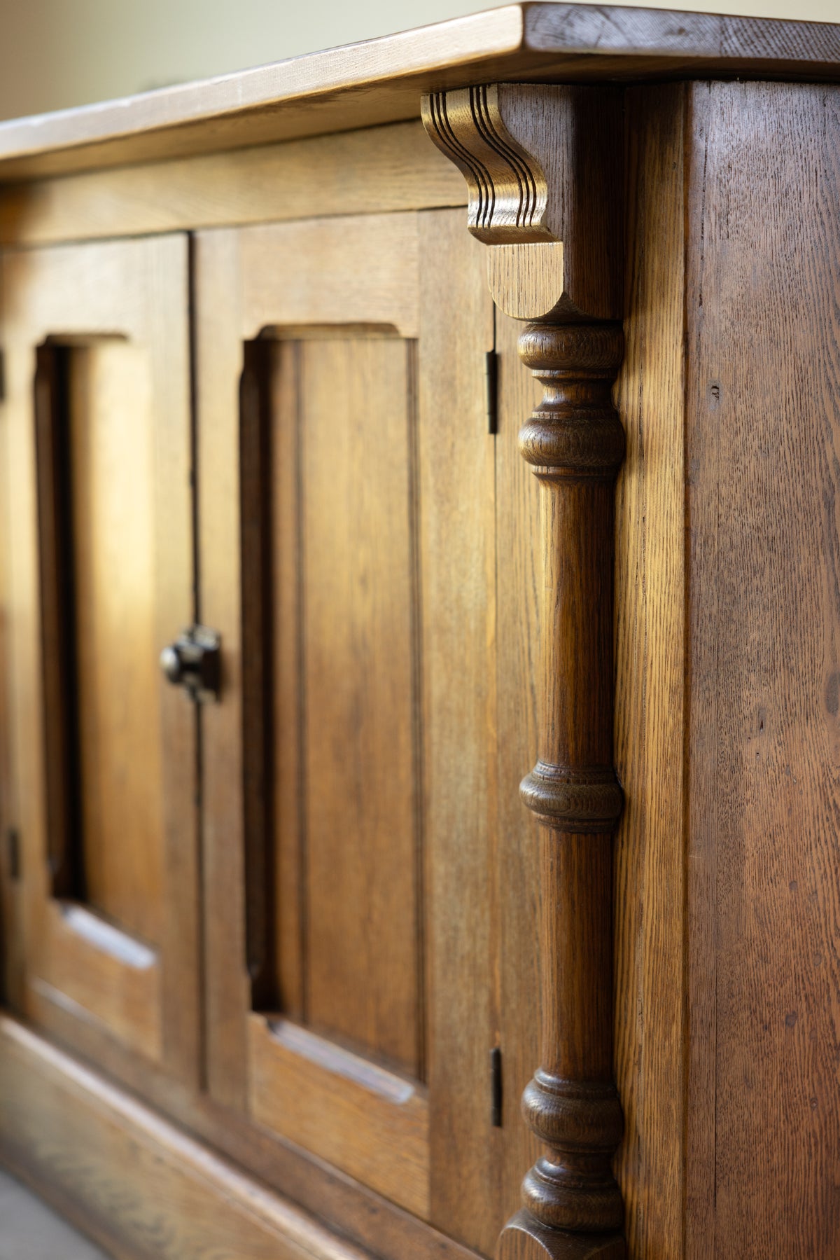 Antique Pub Bar Cabinet | New York Irish Pub | Wood Kitchen Island with Drawers & Shelving