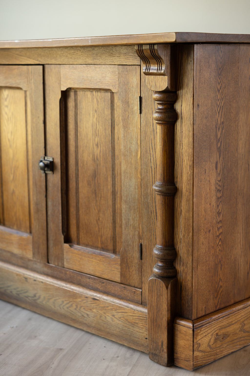 Antique Pub Bar Cabinet | New York Irish Pub | Wood Kitchen Island with Drawers & Shelving