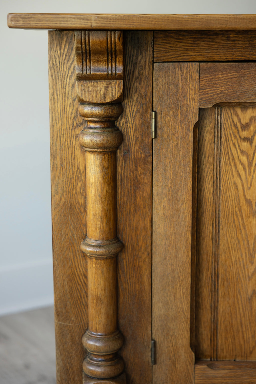 Antique Pub Bar Cabinet | New York Irish Pub | Wood Kitchen Island with Drawers & Shelving
